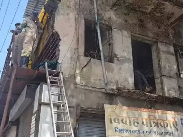 खजूरी बाजार में भीषण आग, राख हुईं 4 दुकानें